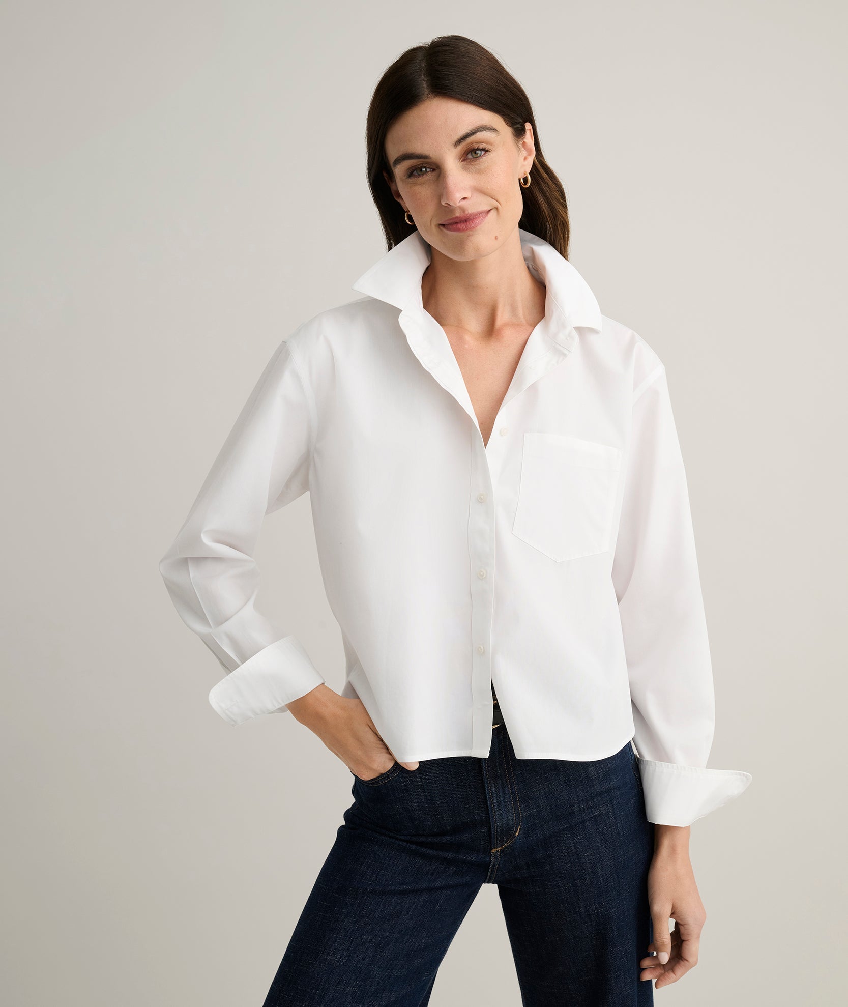 Camisa blanca de cuello