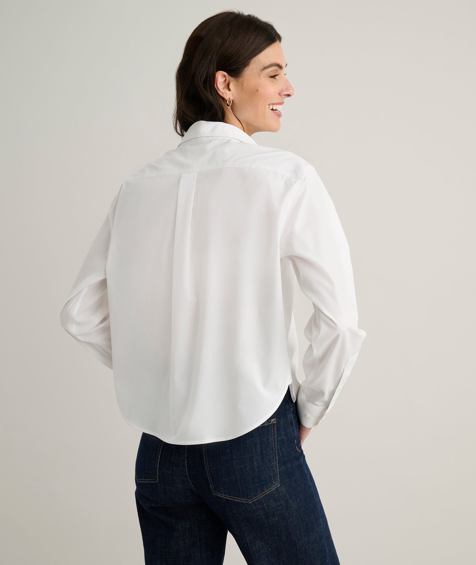 Camisa blanca de cuello