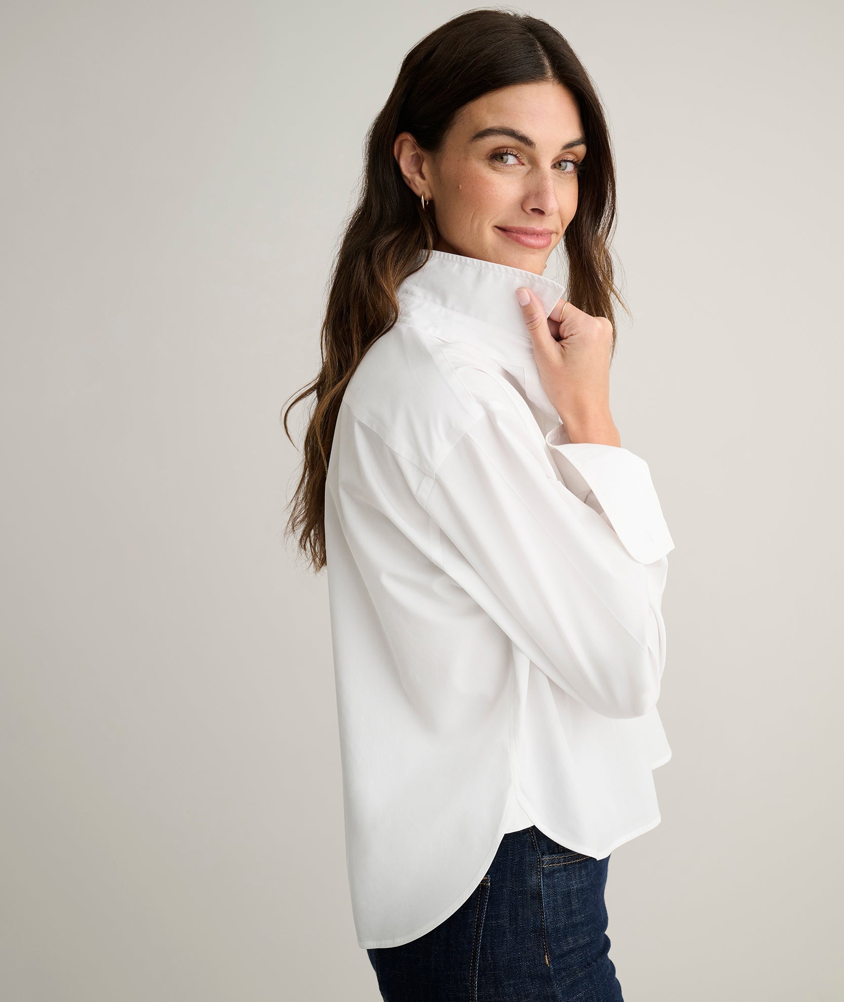 Camisa blanca de cuello